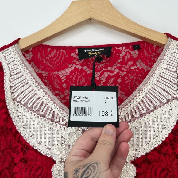 The Kooples Moonlight Red Floral Lace Vampire A Line Brooch Blouse UK M - Picture 6 of 12